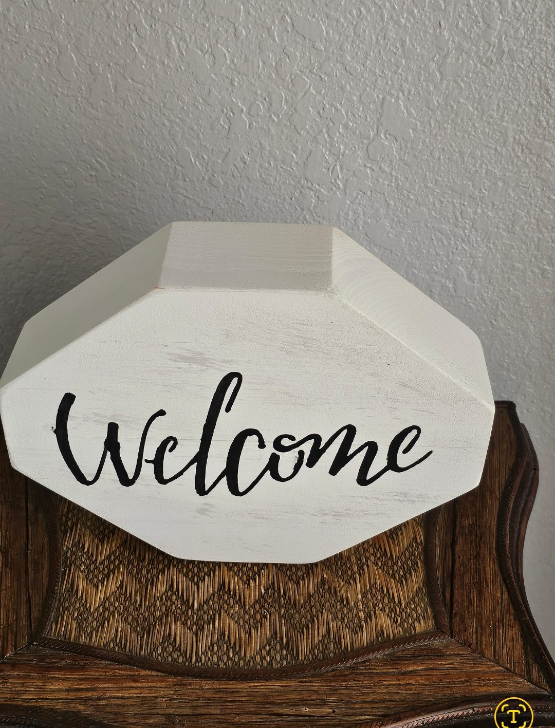RUSTIC WELCOME SIGN